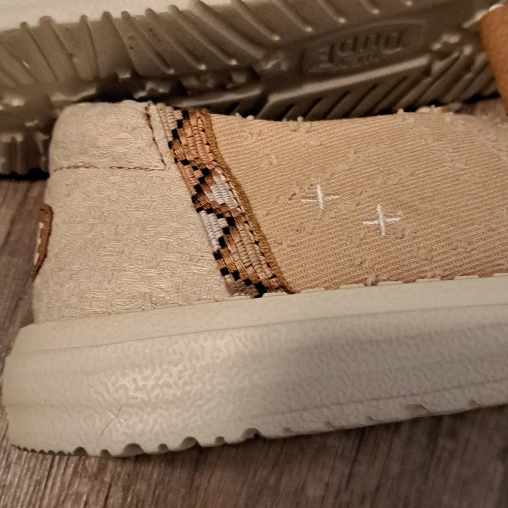 Hey Dude Shoes In Excellent Condition